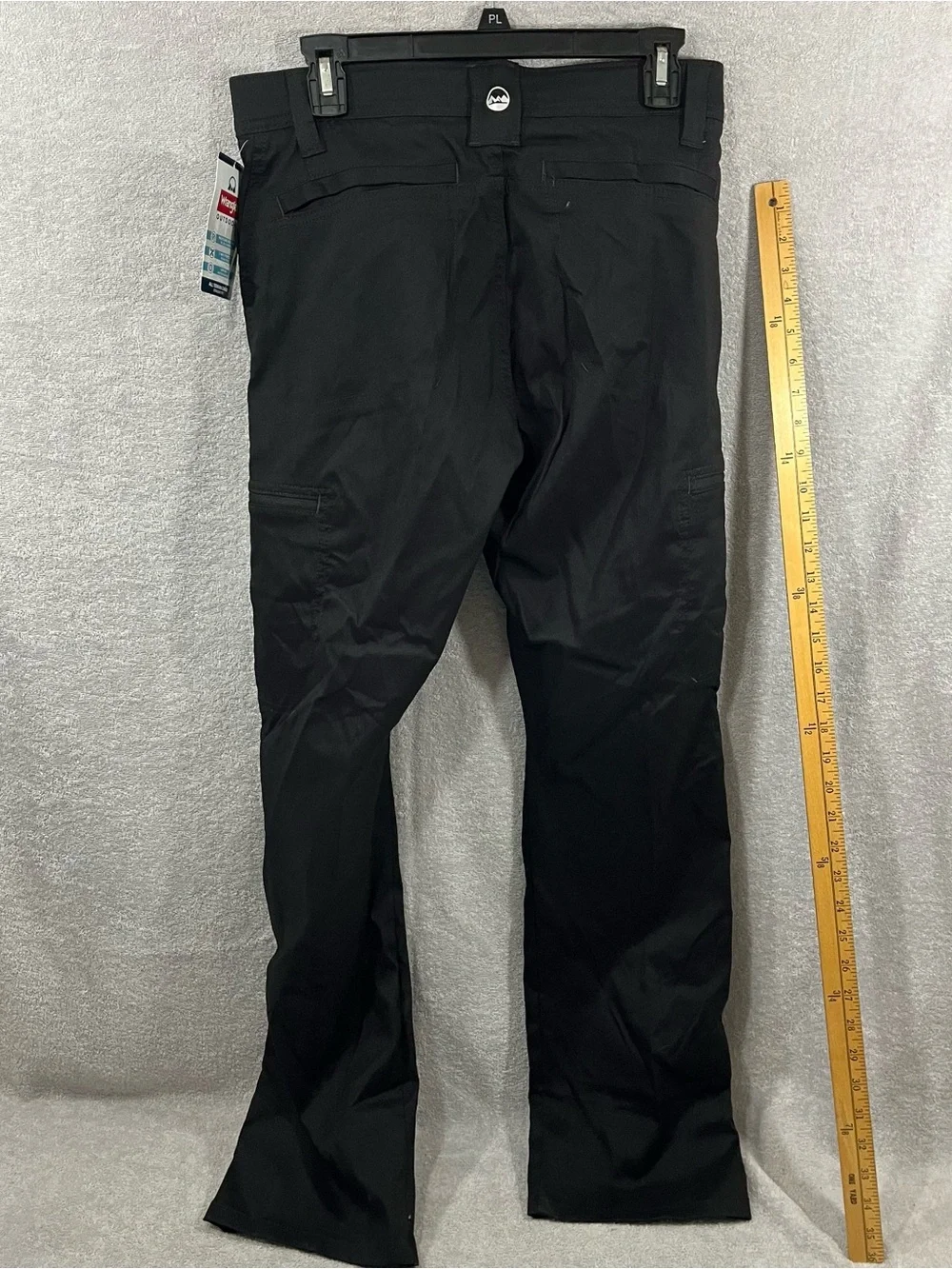 Wrangler All Terrain Cargo Pants Mens 30x30 Black Utility Zip Pockets NWT